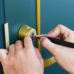 鍵の開錠作業のイメージ