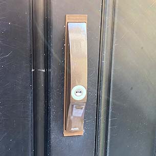 使用年数25年の引き戸の鍵をPSSL09に交換｜寝屋川市池田旭町